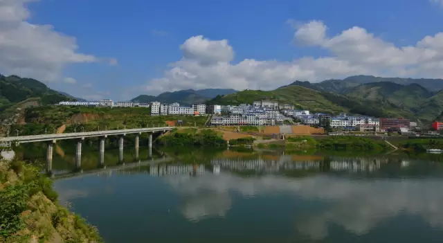 竹溪县拿1300万奖励或帮扶当地网商，大力实施电子商务+精准扶贫