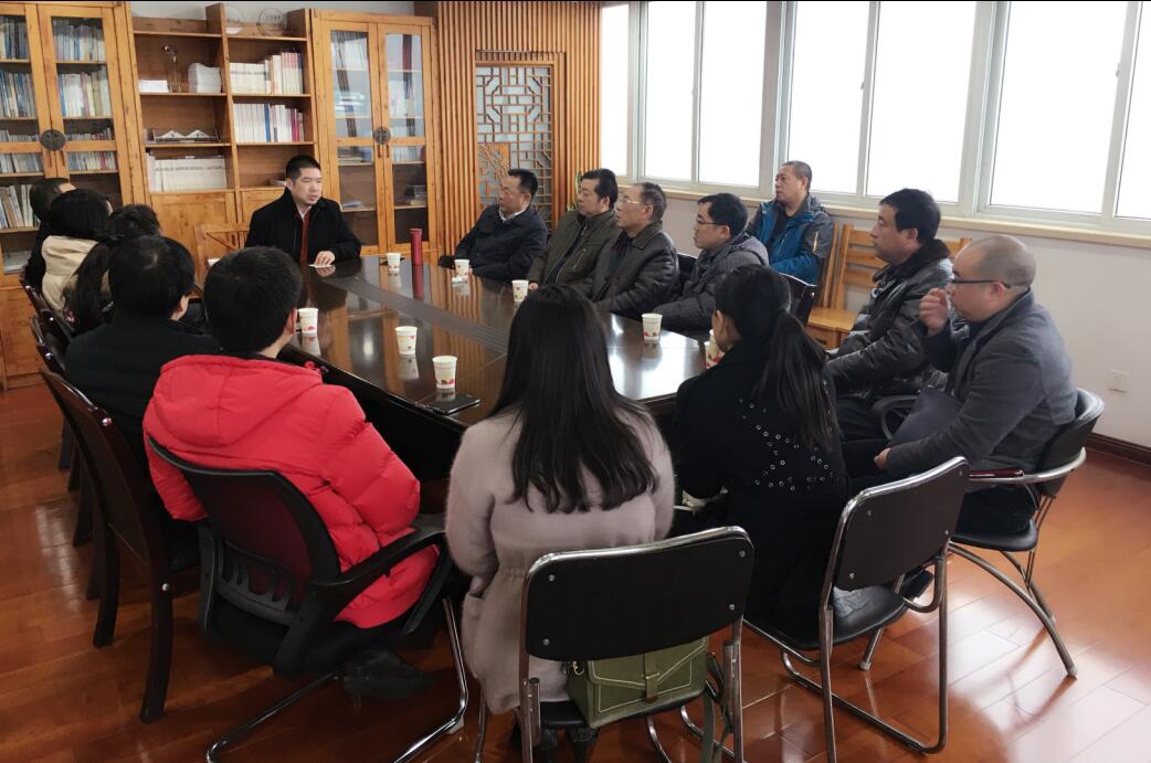 【媒企合作】携手党媒,助力企业——武汉地级市商会联盟到访人民日报湖北分社参观学习