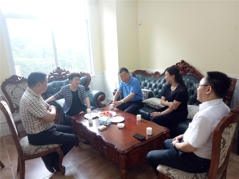 中美教育互鉴,共商教育变革 ——十堰市刘运梅副市长走访商会副会长单位三牛中美中学