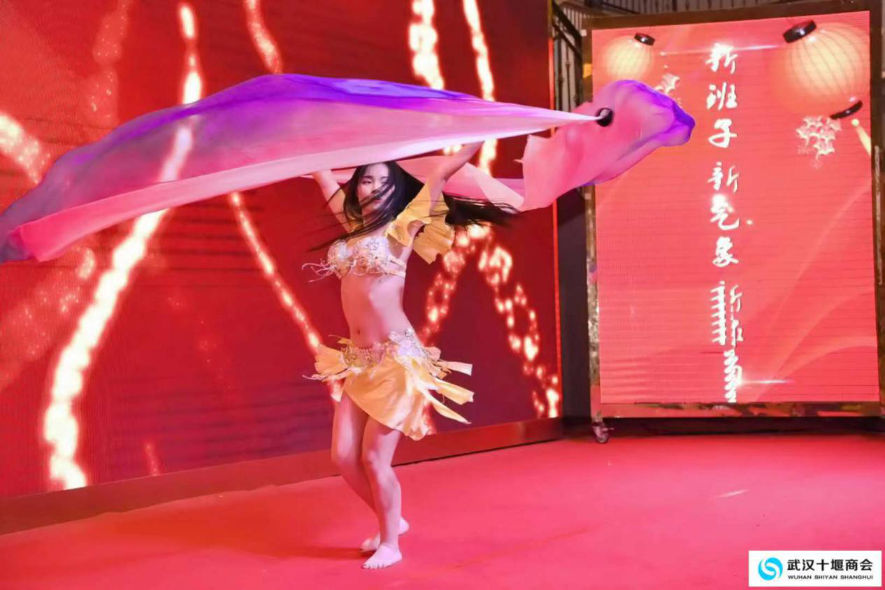 “新班子、新气象、新作为”武汉十堰商会二届一次会员代表大会暨换届大会顺利召开