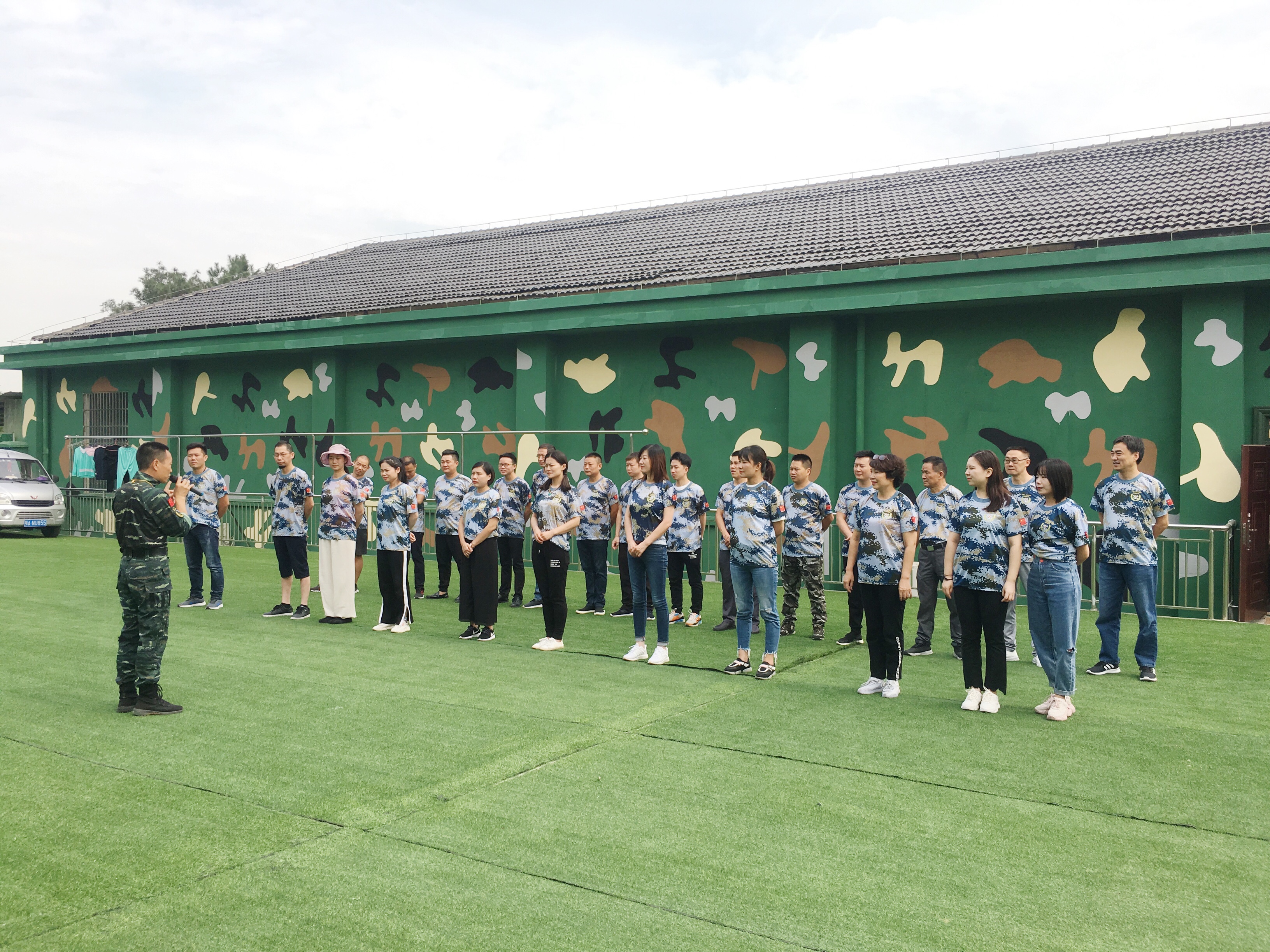 学军事 强国防 共庆祖国70周年华诞 ——武汉十堰商会及联盟商会参观武汉海陆空爱国教育展览馆支部活动纪实