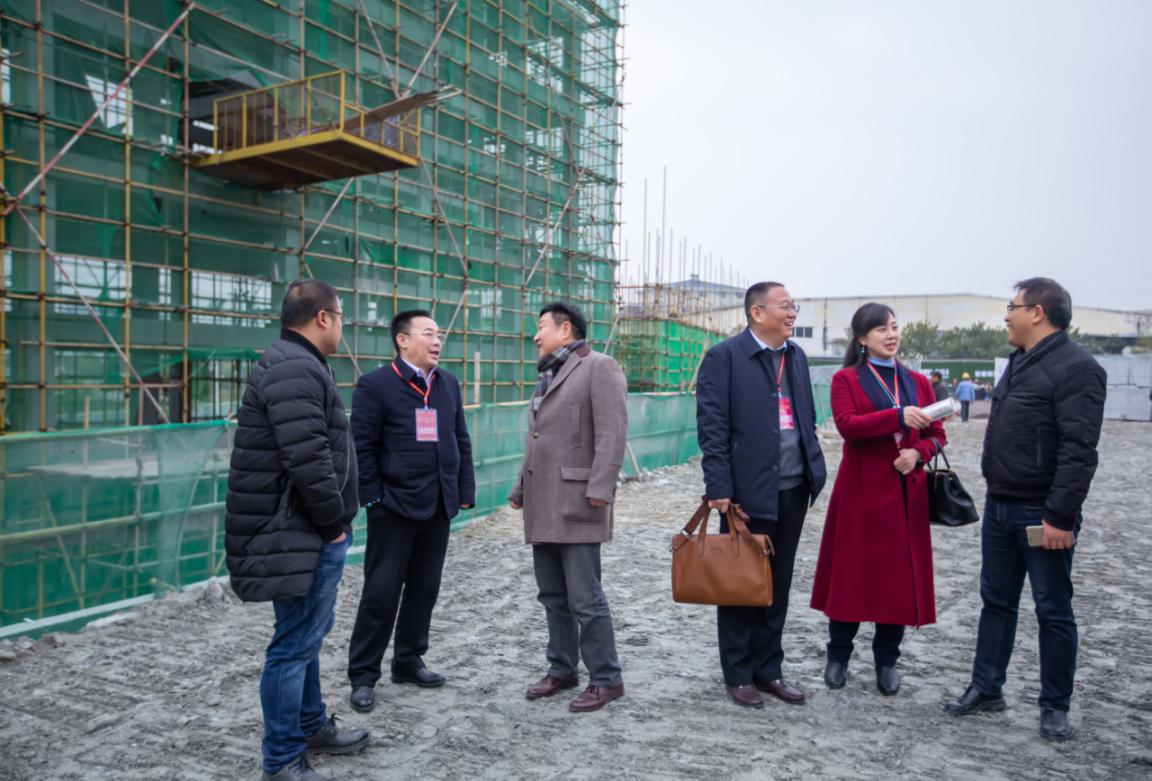 汉十高铁首乘返乡之旅 —— 感受湖北速度 畅游十堰美景 展企业家风采