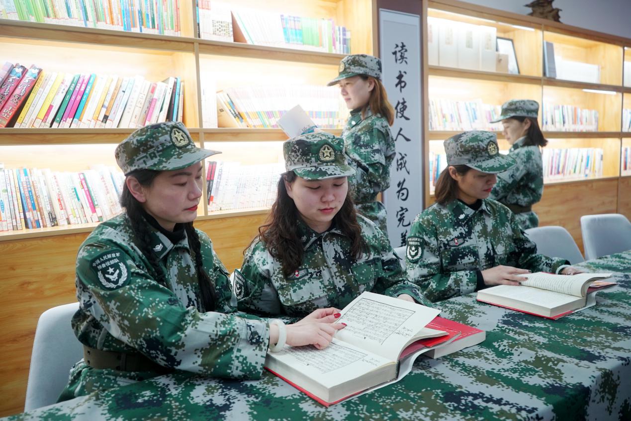 体验军旅生活 展现女性风采 —— 商会党支部举行“庆三八妇女节 女企业家进军营”主题党日活动