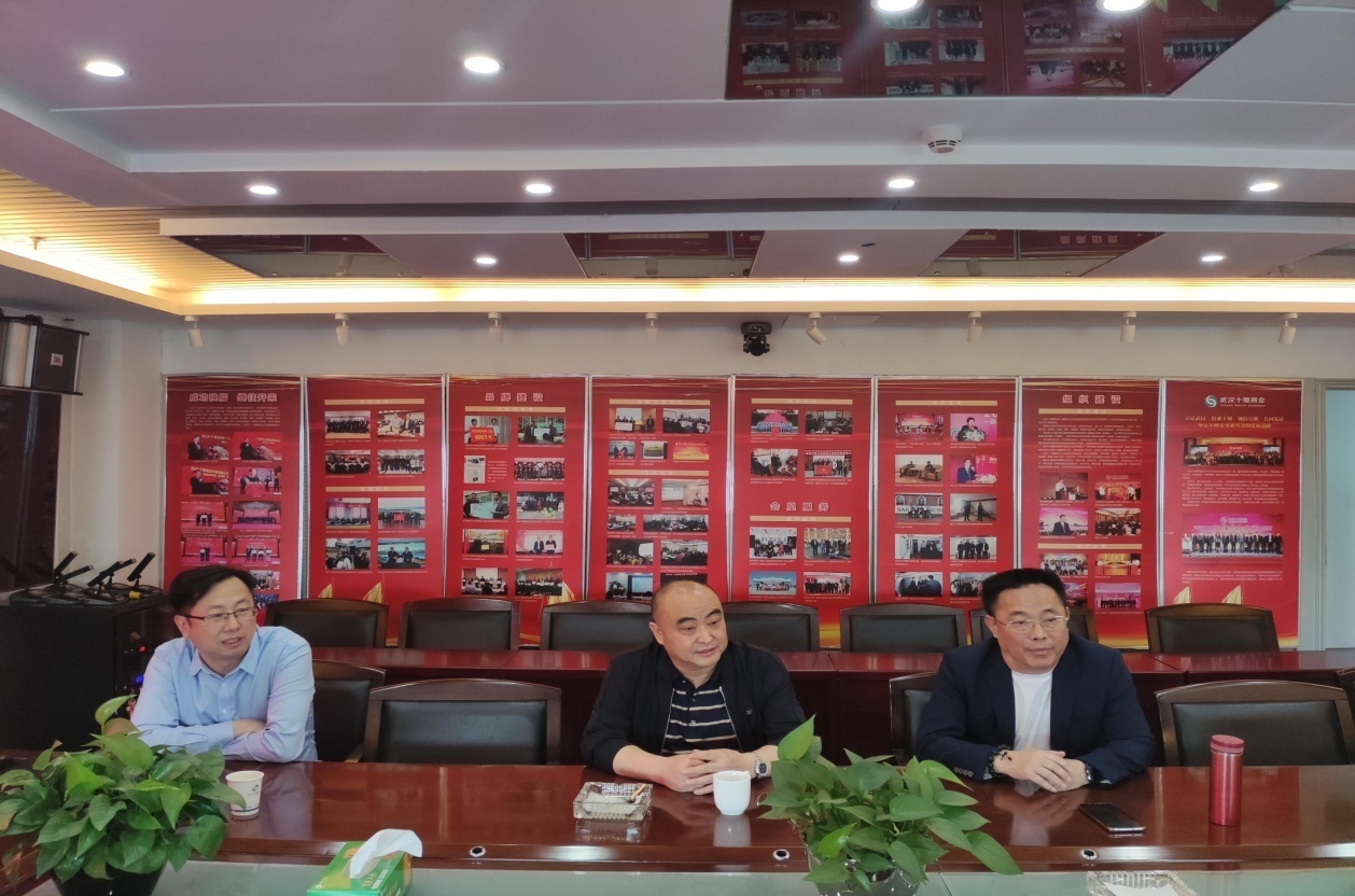 家乡的关怀与呵护 —— 十堰市副市长、公安局长董奇峰莅临商会调研指导工作